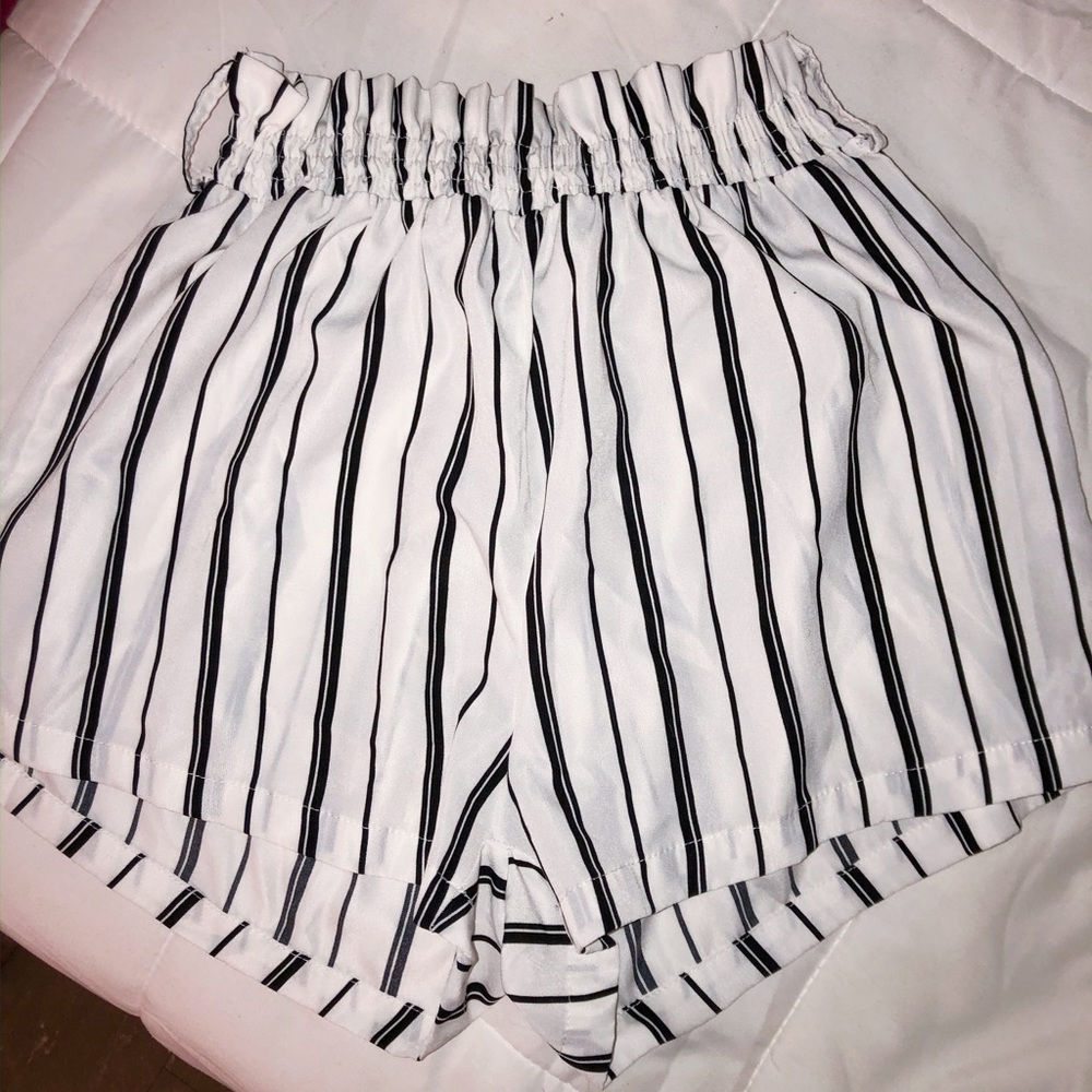 zaful scrunch striped shorts